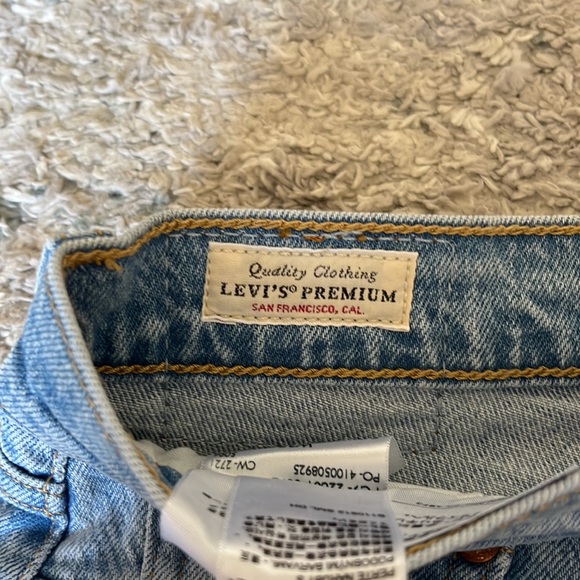 Levis Wedgie Straight Slim Jeans - Picture 5 of 5